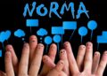 Pengertian Norma: Fungsi, Jenis, Ciri ciri dan Peran Norma