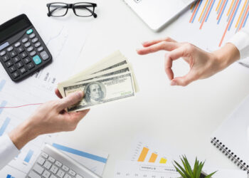 Fee Adalah: Pentingnya Strategi Penetapan Fee dalam Bisnis