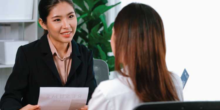 Cara Memperkenalkan Diri Saat Interview Kerja dan Hal yang Harus Dihindari