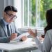 15 Contoh Perkenalan Diri Saat Interview Kerja dan Hal yang Harus Dihindari